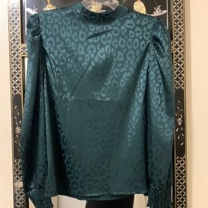 Women’s green leopard print long sleeves blouse